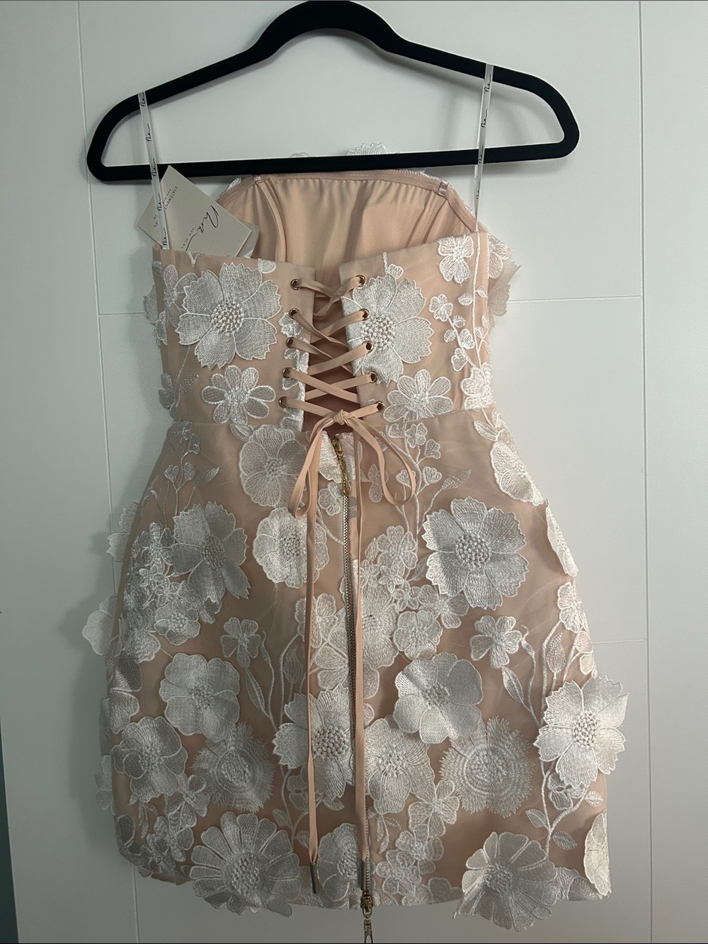 Blush Pink Floral Lace Mini Dress with White Appliqué - Picture 2 of 3